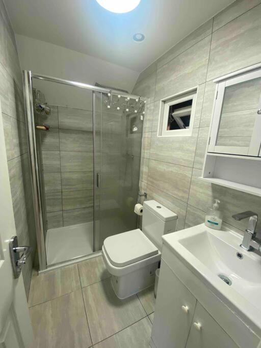 Charming Private Guest House Енфийлд Екстериор снимка